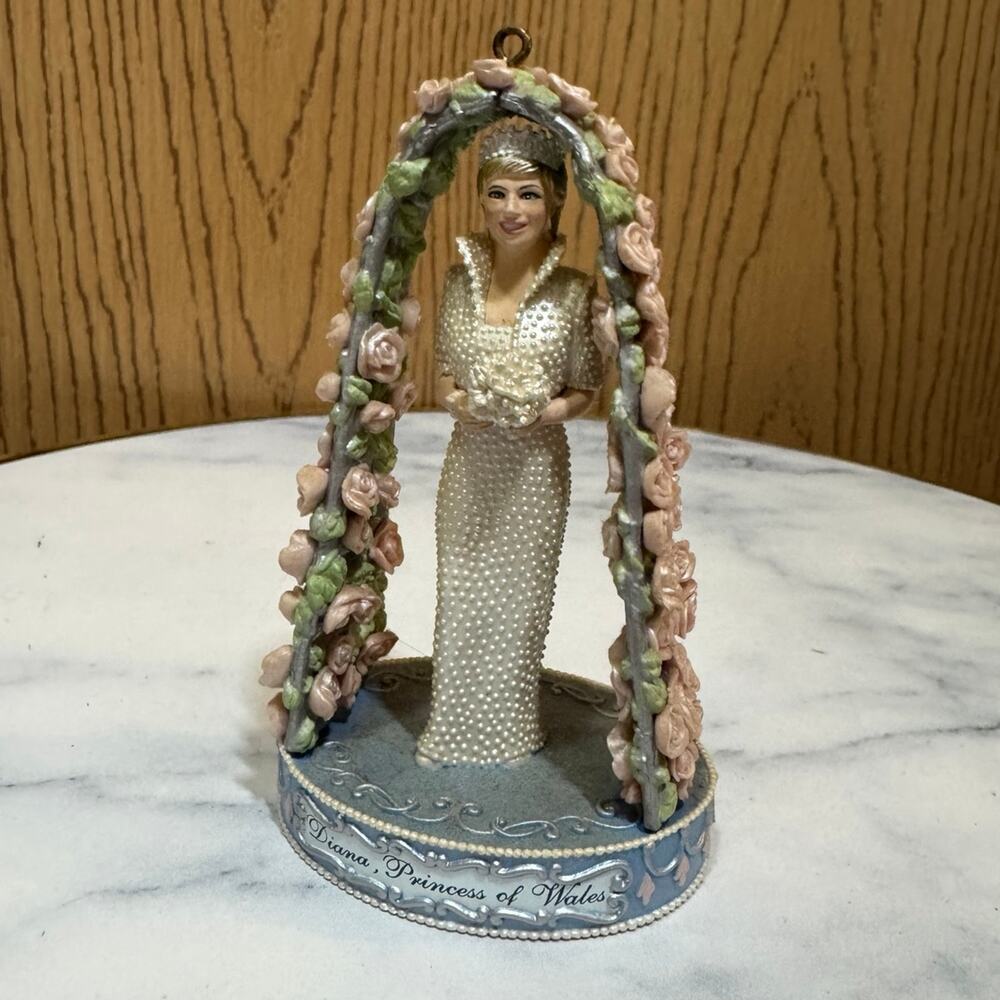 Princess Diana Ornament 1998 vintage ❤️